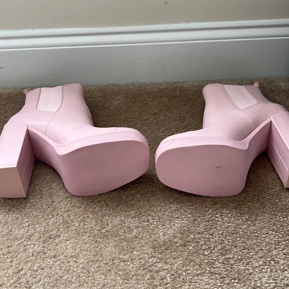 NWOT Steve Madden Pink Leather boots - Picture 4 of 5